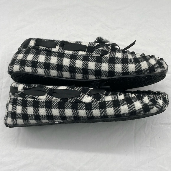 NWOB. Torrid Glitter Plaid Faux Fur Loafers. 7.5WW. - Picture 10 of 13